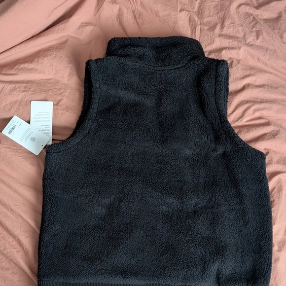 Athleta Tugga Black Sherpa Zip Vest NWT - Picture 4 of 8